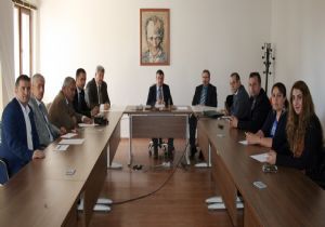 Yetim ve öksüzler için toplandılar