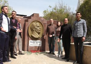 Azerbaycan Tiyatro Ekibi Doğu turnesinde