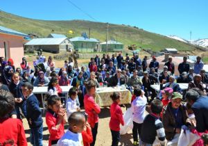 Köylere 23 Nisan sürprizi