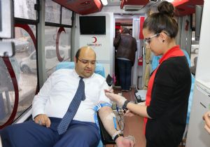 İlk bağış Orhan'dan