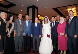 Uçar ve Gültekin Ailelerinin mutlu günü