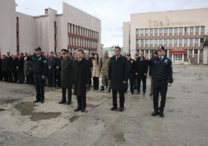Atatürk saygı ve şükranla anıldı
