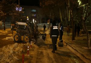 Büyükşehir'de 24 saat kar mesaisi