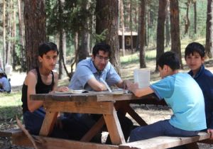 ASP'den gençlere kamp desteği