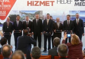 Erdoğan'dan Sekmen'e başarı plaketi