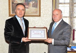 Erzurum'da 37 kurumdan 68 okula destek