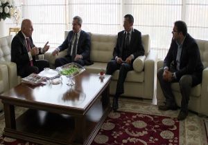 Büyükşehir'de tebrik trafiği hız kesmedi