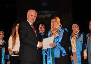 ‘Anne Üniversitesi'  ilk mezunlarını verdi 