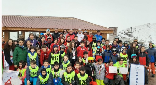 700 sporcu Palandöken'de yarıştı