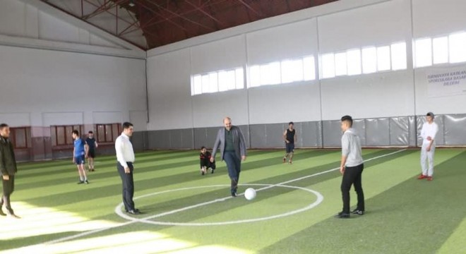 AK gençlik futbolda buluştu