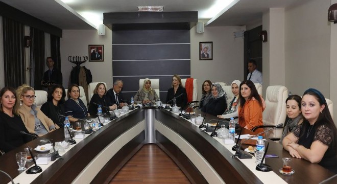 ATAUNİ'de kadın sorunları konuşuldu