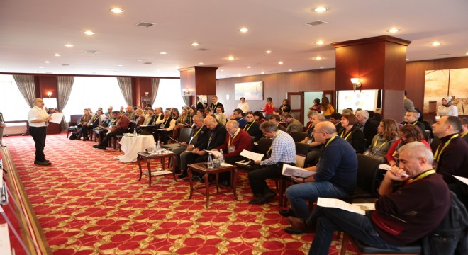 ATAUNİ'de yabancı dil eğitimi gündemi