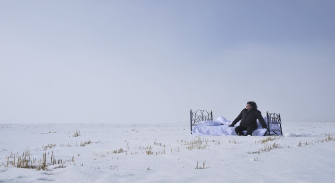 Akademisyenden ‘yalnızlık' performansı