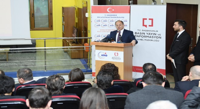 Akdağ ve Çavuşoğlu, deprem anını yaşadı
