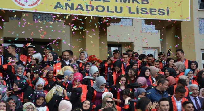 Aşkale İMKB Lisesinde Mezuniyet coşkusu