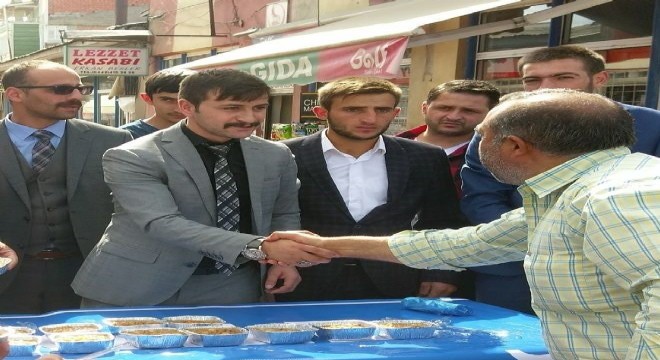 Aşkale Ülkü Ocakları'ndan Aşure ikramı