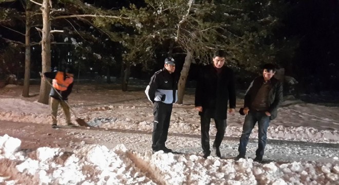 Aşkale'de kar mesaisi