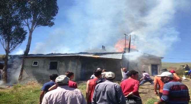 Aşkale'de korkutan yangın