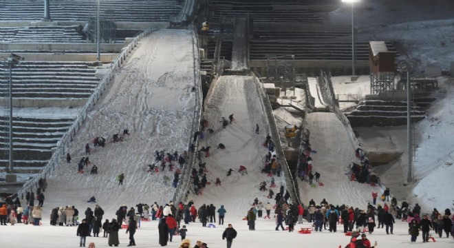 Atlama kulelerinde kızak şenliği!!