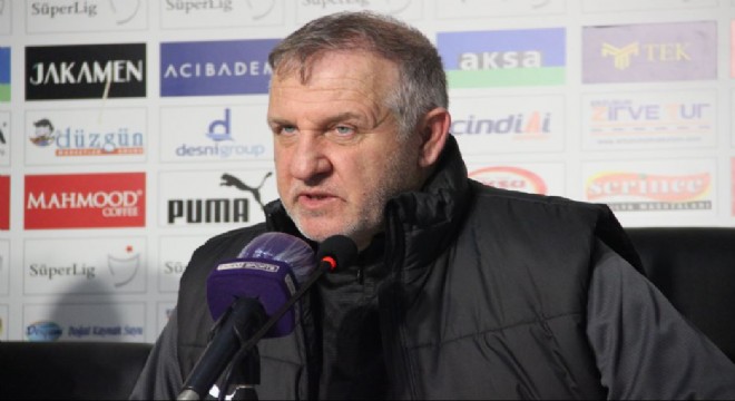 Bakkal:  ‘Bir yıkıntıdan çıkmaya çalışıyoruz'