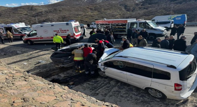 Bingöl yolunda feci kaza: 2 ölü, 3 yaralı