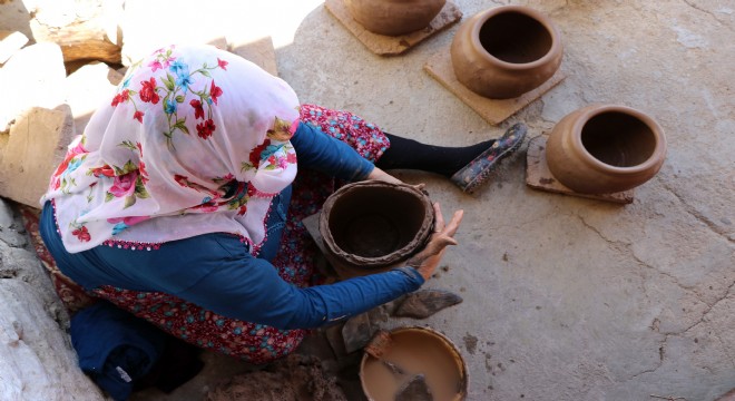 Bu köyde toprağa şekli kadınlar veriyor