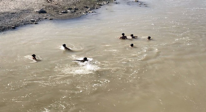 Bunları uyaran yok mu?