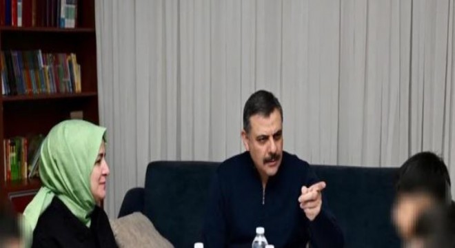 Çiftçi Hamidiye Çocuk Evi'ni ziyaret etti