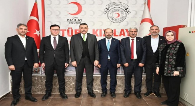 Çiftçi'den Kızılay'a ziyaret