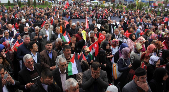 Dadaşlar İsrail'i lanetledi