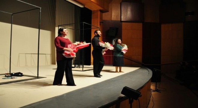 EDT Tunceli'de ‘Dış Ses'i sahneledi