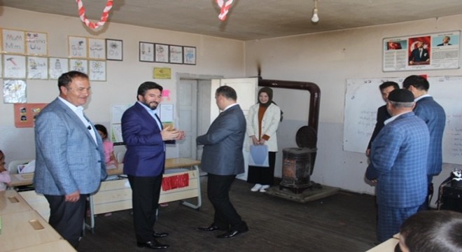 Eğitim Bir Sen'den köy okuluna yardım