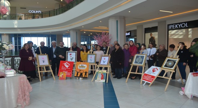 El hünerleriyle övgü topladılar