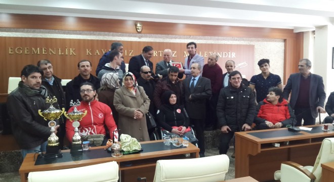 Engelliler Meclisinden Sekmen'e brifing