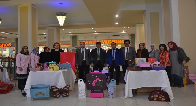 Erzurum'da 'Dünya Çocuk Hakları Günü' sergisi açıldı