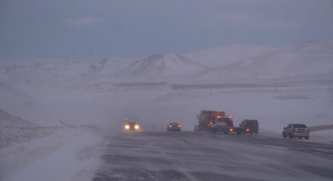 Erzurum-Artvin karayolunda zincirleme kaza