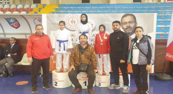 Erzurum Karate Takımı 13 il içinde 3'üncü oldu