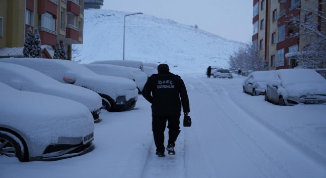 Erzurum'da 775 köy yolu ulaşıma kapandı
