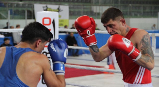 Erzurum'da boks heyecanı dorukta