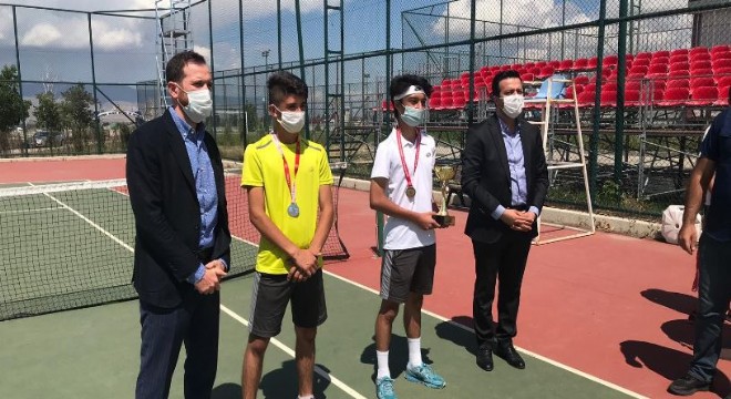 Erzurum'dan 3 madalyayla döndüler