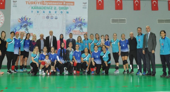 Erzurumlu öğretmenler Futsal ve Voleybol'da yarıştı