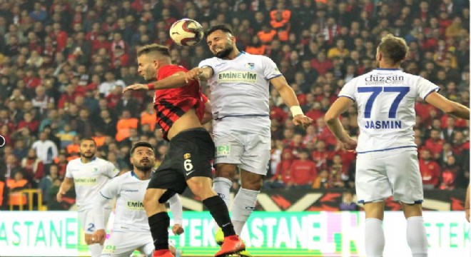 Erzurumspor deplasmanda Eskişehir'i devirdi