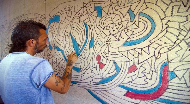 Fırçasıyla Ovacık'ı süsledi