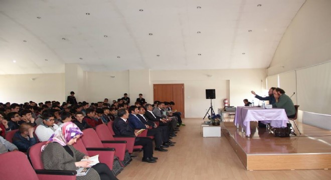 Gençler yazarlarla buluştu