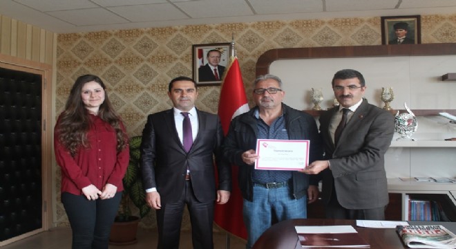 Hayırsever gurbetçi ödüllendirildi