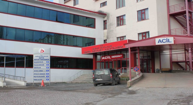 İspir'de iki kişi sobadan sızan gazdan zehirlendi