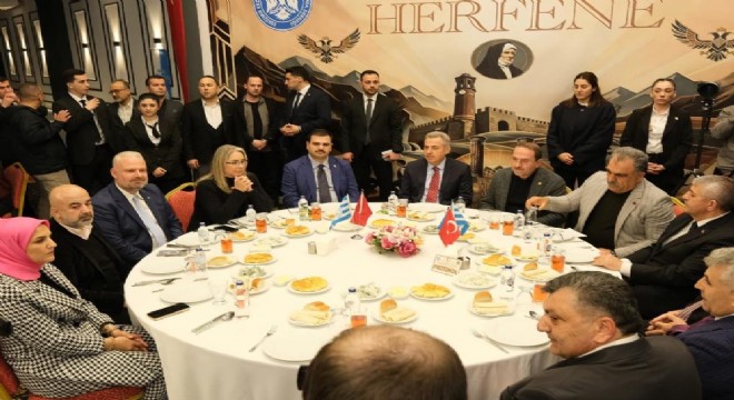 İzmir'deki dadaşlar herfene gecesinde buluştu