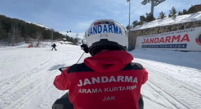 Jandarma Palandöken'de denetimlerini sürdürüyor