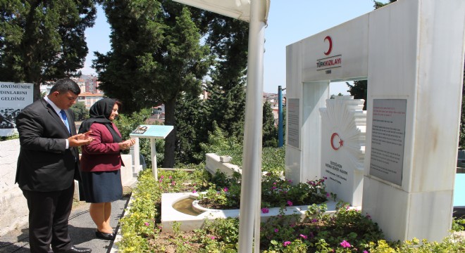 Kara Fatma Ana'ya vefa