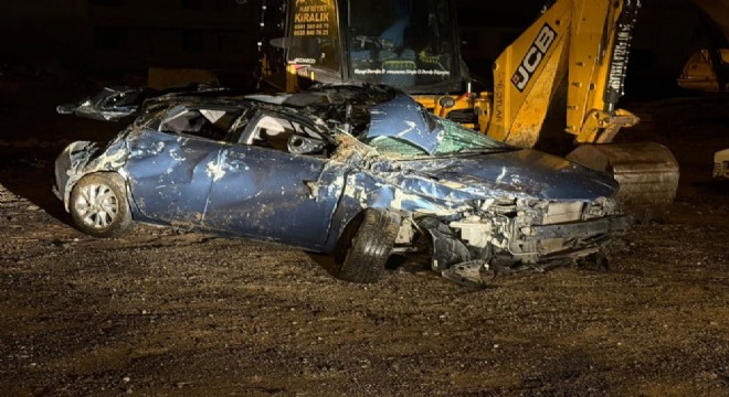 Karayazı'da trafik kazası: 3 yaralı